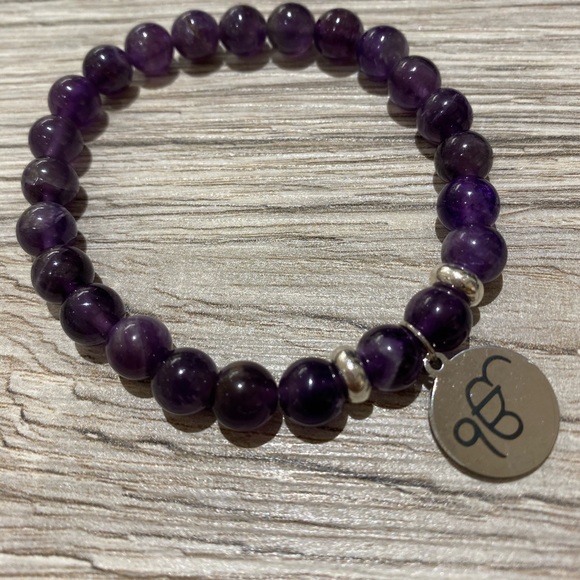 Ek Onkar Amethyst Bracelet - Picture 2 of 5